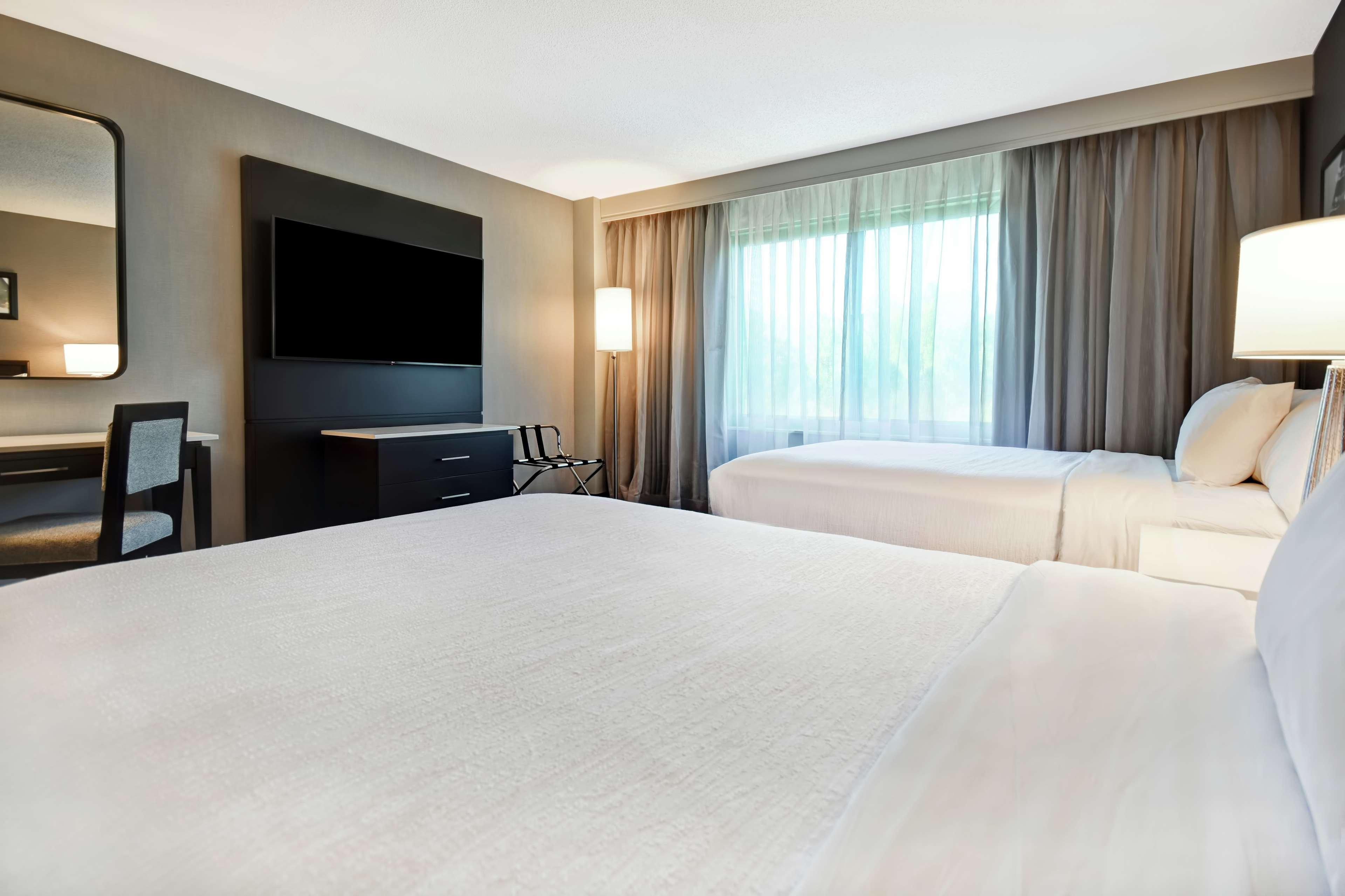 Embassy Suites By Hilton Raleigh Durham Research Triangle Cary Bagian luar foto