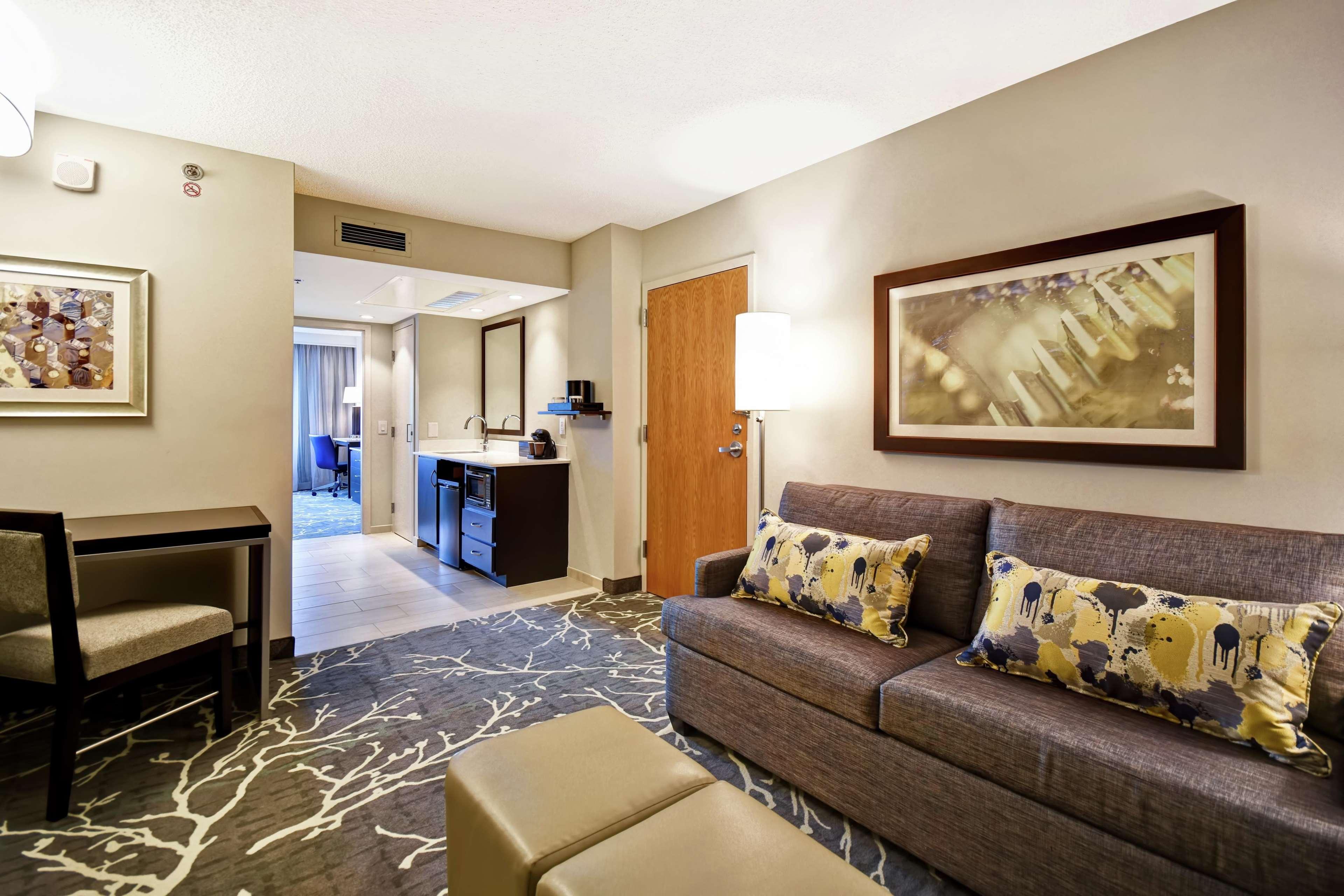 Embassy Suites By Hilton Raleigh Durham Research Triangle Cary Bagian luar foto