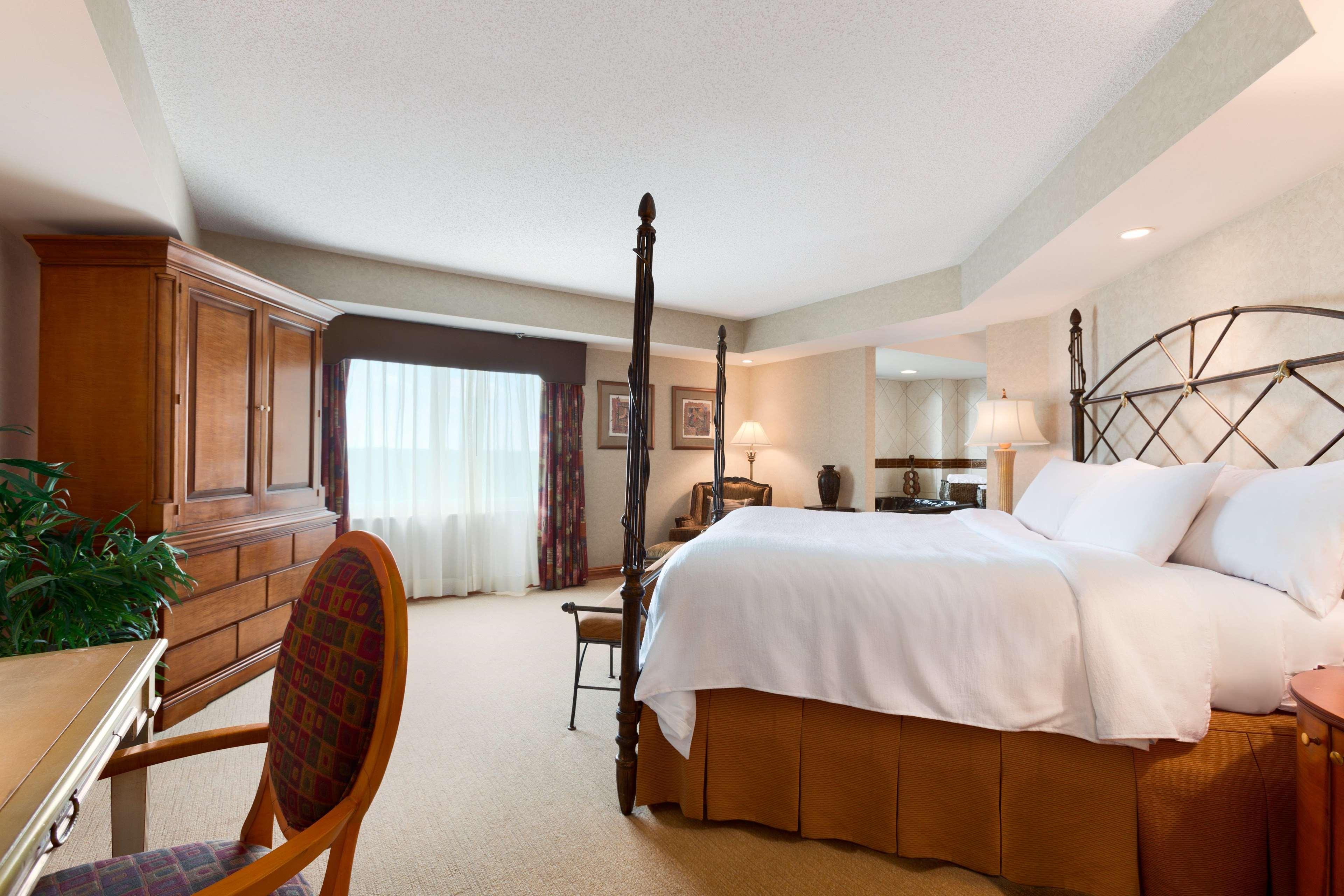 Embassy Suites By Hilton Raleigh Durham Research Triangle Cary Bagian luar foto