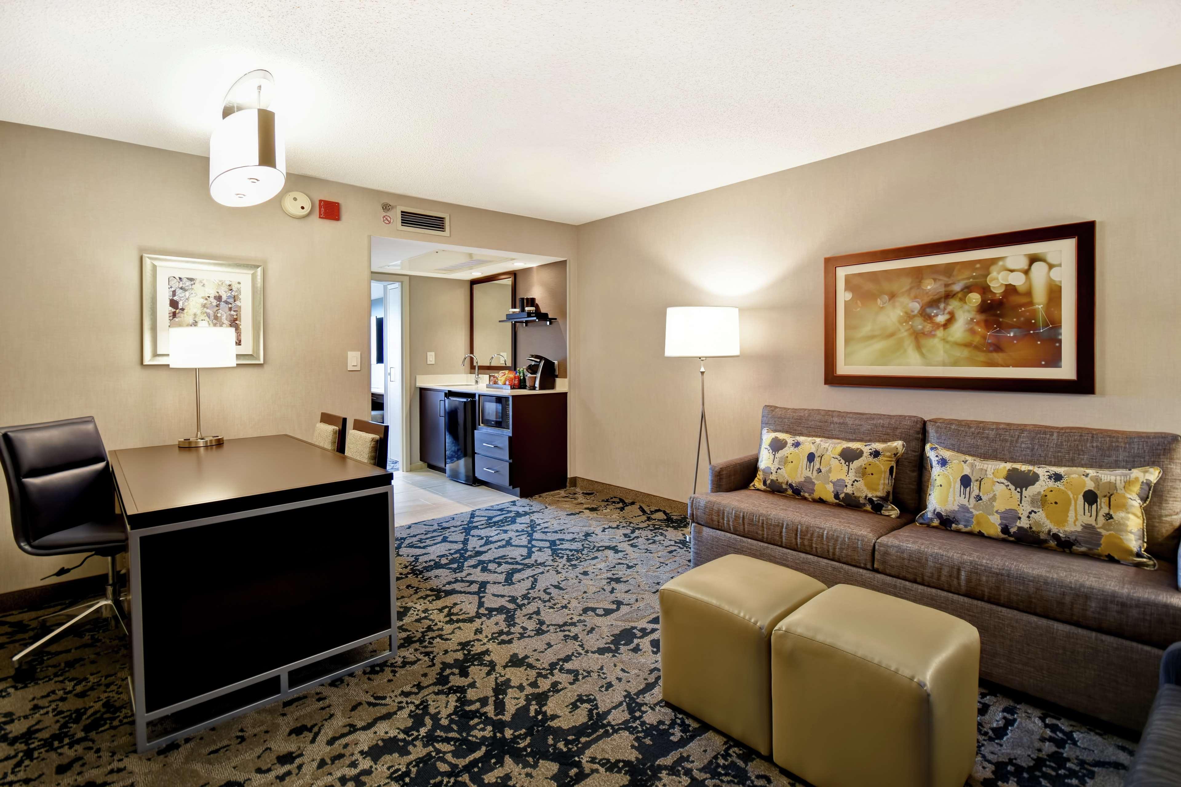 Embassy Suites By Hilton Raleigh Durham Research Triangle Cary Bagian luar foto