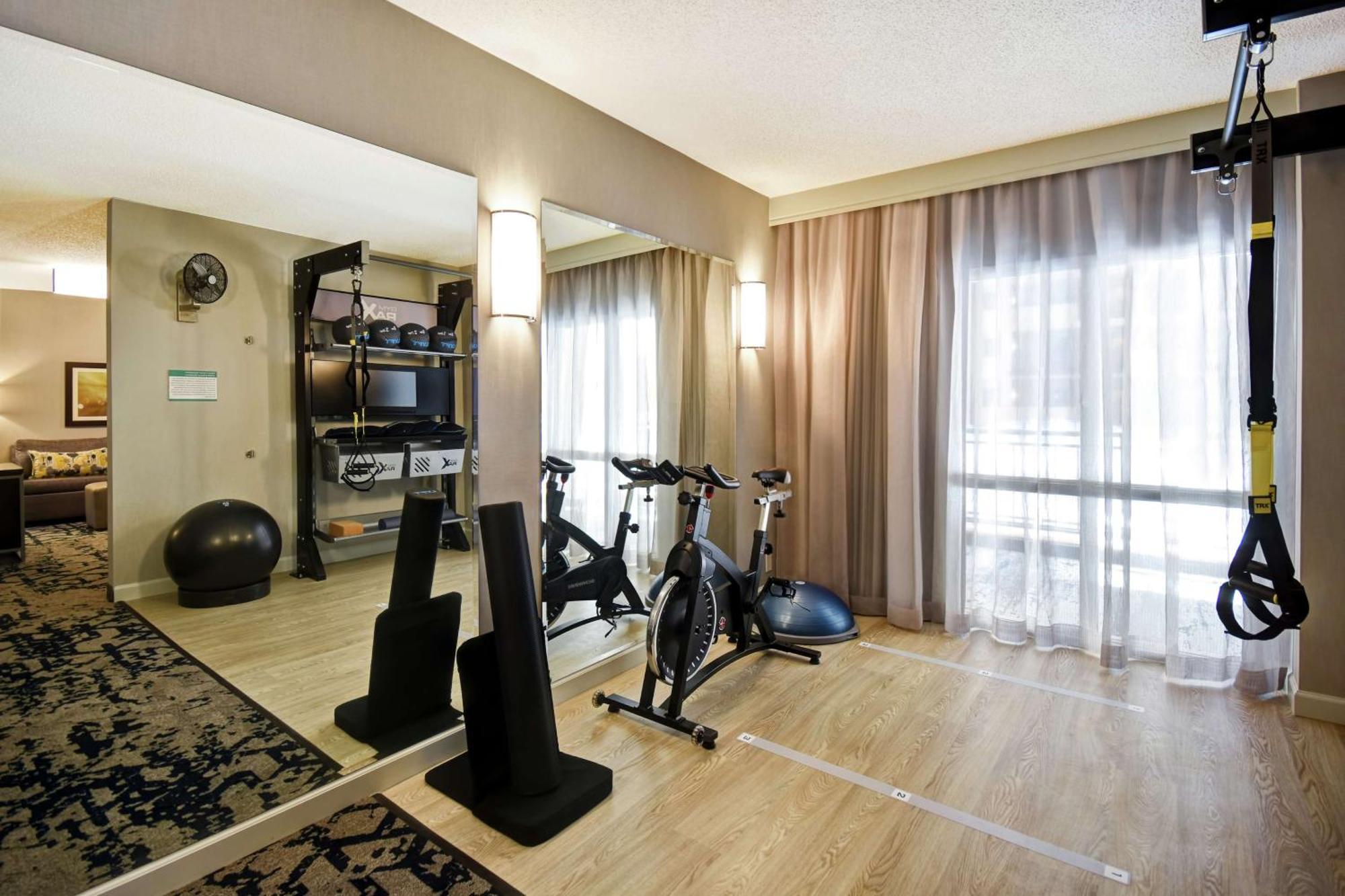 Embassy Suites By Hilton Raleigh Durham Research Triangle Cary Bagian luar foto