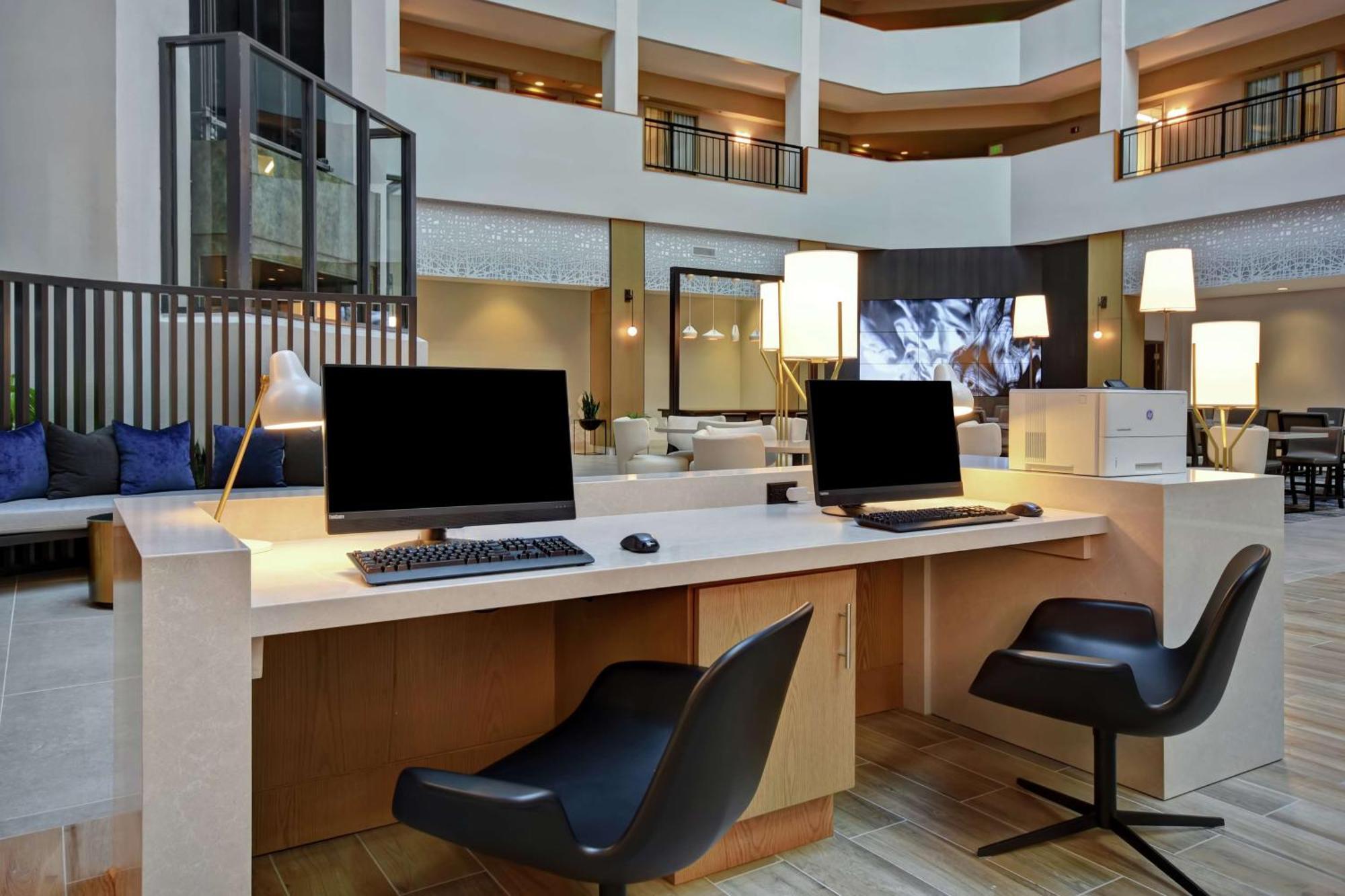 Embassy Suites By Hilton Raleigh Durham Research Triangle Cary Bagian luar foto