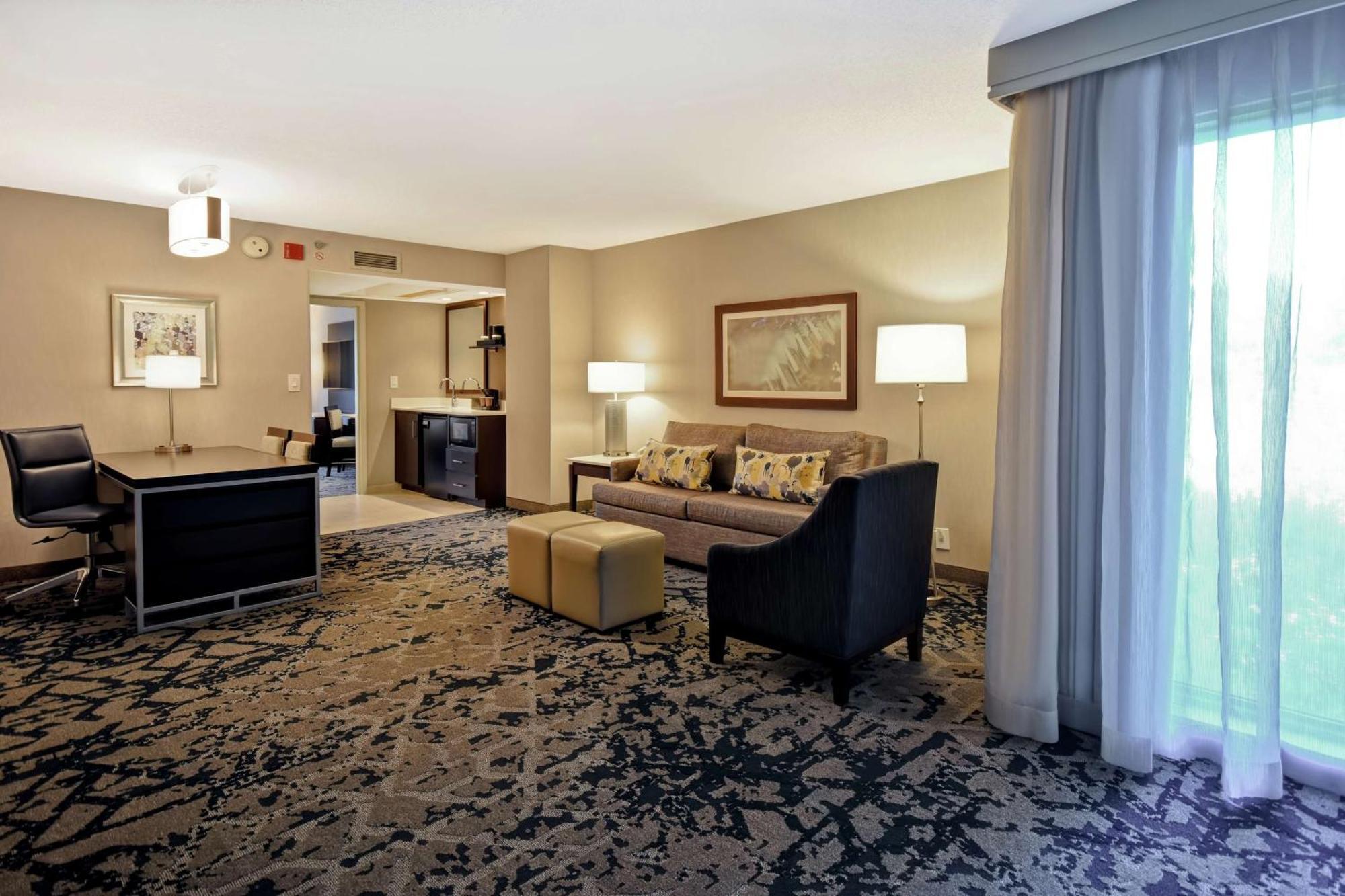 Embassy Suites By Hilton Raleigh Durham Research Triangle Cary Bagian luar foto