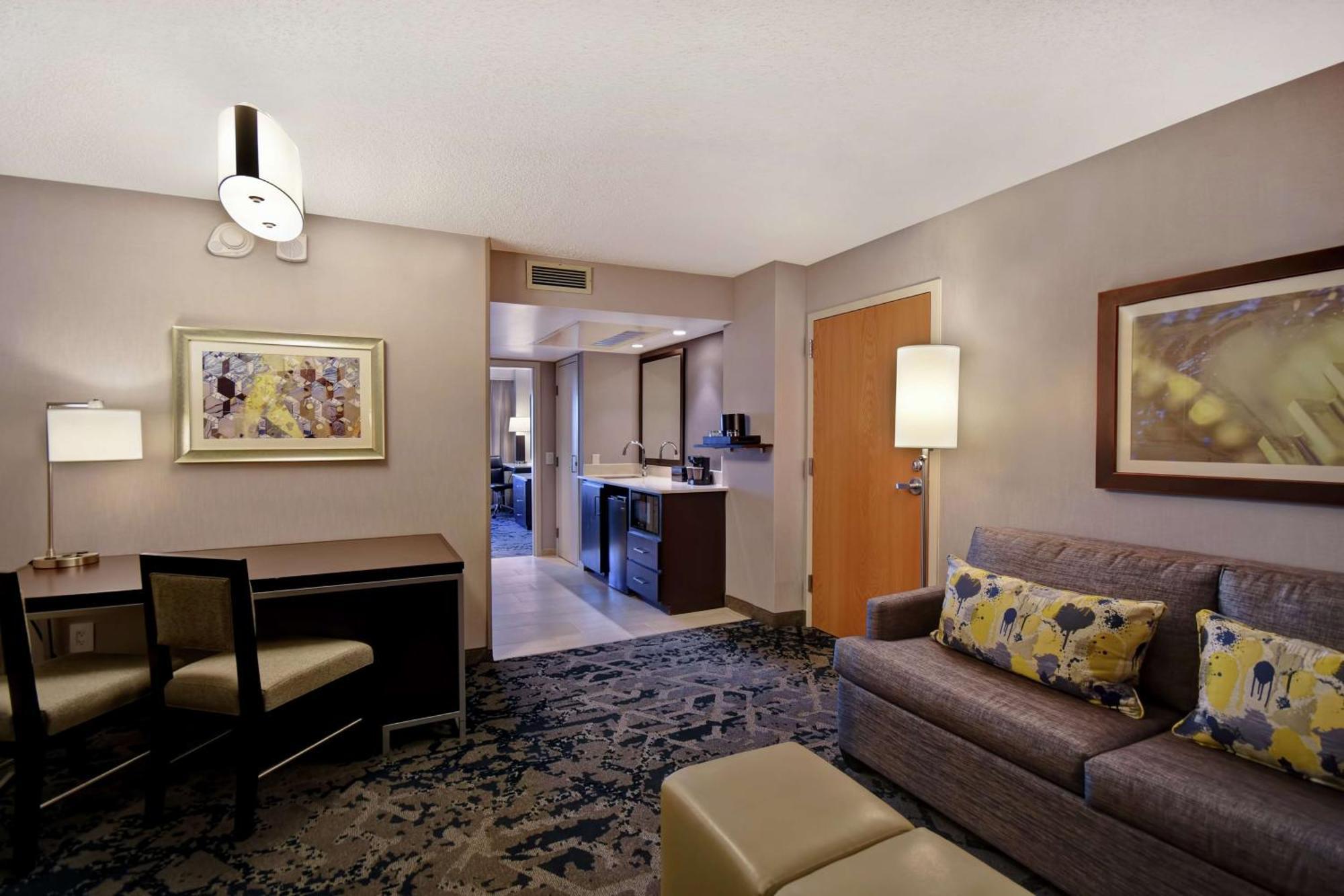 Embassy Suites By Hilton Raleigh Durham Research Triangle Cary Bagian luar foto